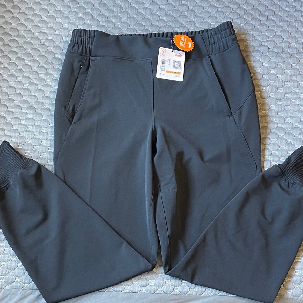 Puma women’s black tech golf joggers